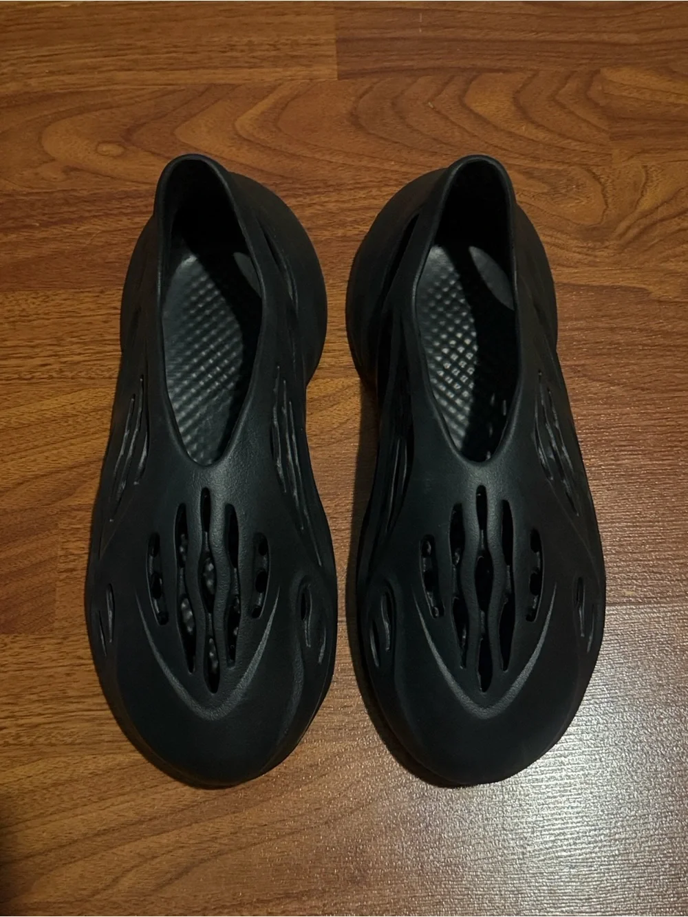 Men Black Slip-On yezzys foam runners shoes